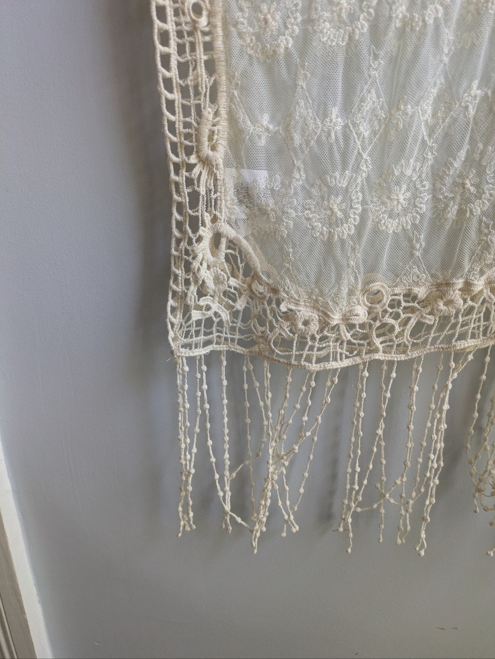 NWOT...Democracy Cream Boho Crochet/Lace Fringed Top w/camisole - Size L - Picture 7 of 14
